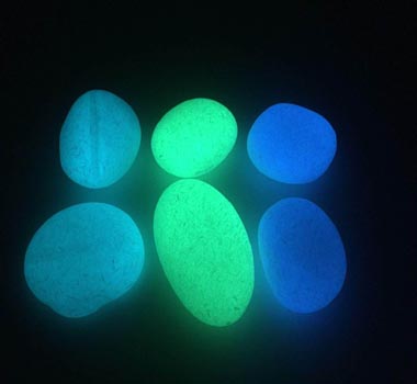 glow bouder in dark